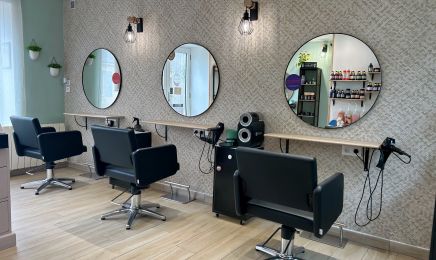 Charlotte s’en mêle : Coiffeur à Saint-Georges-du-Bois