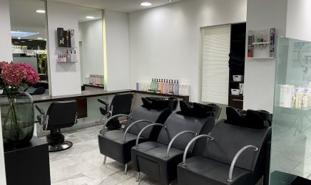 GINA ARCARI HAIRSTYLIST: Friseur in Düsseldorf