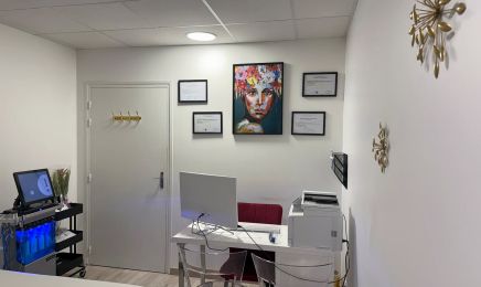 Cabinet de médecine esthétique du docteur K.MILOUDI EDDRIEF : Institut de beauté à Villiers-le-Bel