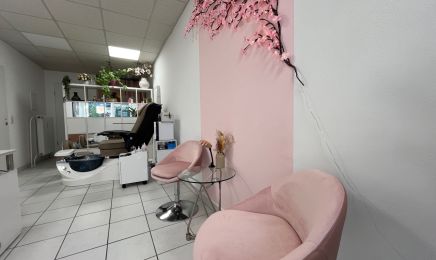 Nails by Van: Nagelstudio in Olching