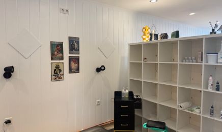 Kat Tattoo: Tattoo-Künstler in Apen