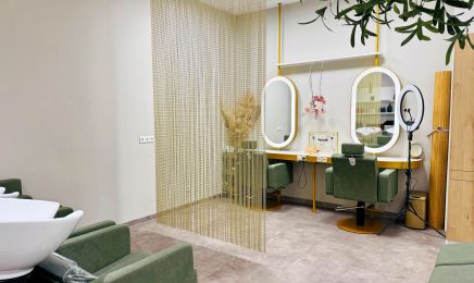 Hairstylist Mehtap: Kosmetikstudio in Göppingen