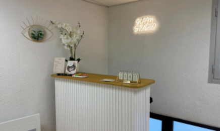 Glam Studio  : Manucure à Fréjus