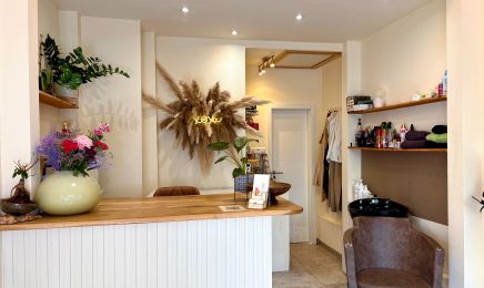 HAIRNADO: Kosmetikstudio in Stuttgart