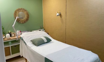 Instant Poudré : Manucure à Redon
