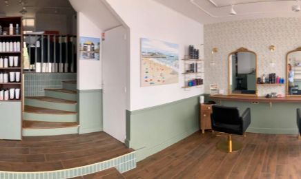 Edgar et Louise : Coiffeur à Royan