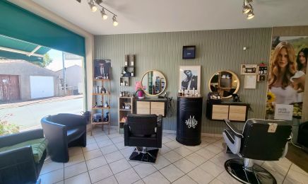 Coiffure Clin d’oeil Céline : Coiffeur à Bords