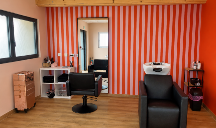 Salon Color Vibes - Coiffeuse Coloriste : Coiffeur à Rang du fliers 