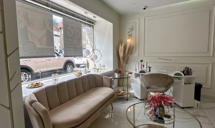 Unique Beauty & Cosmetics: Kosmetikstudio in Stuttgart