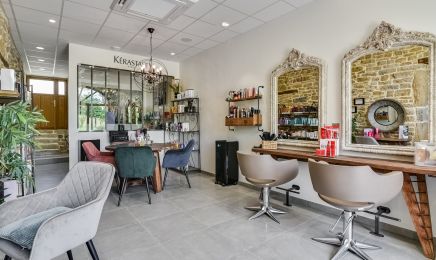 La Maison C & M : Coiffeur à Montmorot