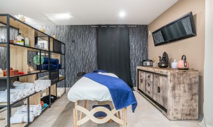 Centre de bien etre j’existe rencontre de soi  : Institut de beauté à Bouglon