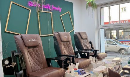 LA Nagelstudio : Nagelstudio in Freising