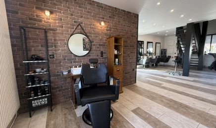 l’accès : Barbier à Orchamps-Vennes
