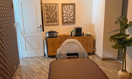 Maison Mena : Institut de beauté à Saint-Denis
