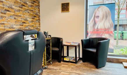 Destina‘s Hair Lounge: Friseur in Stuttgart