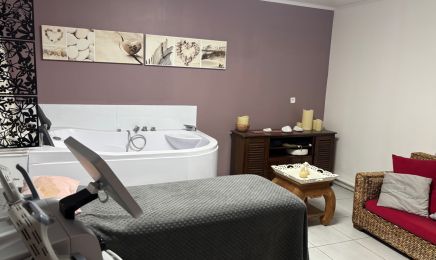M Beauté : Manucure à Crézancy