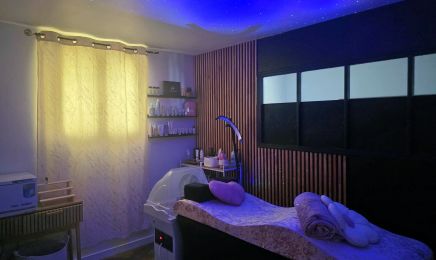 Douceur & beauté : Manucure à Saintes