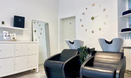 aestHAIRtic - Friseursalon: Kosmetikstudio in Bochum