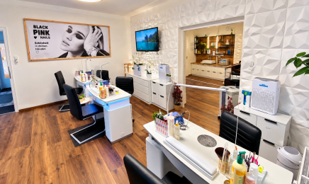 BLACK PINK NAILS Unterföhring: Nagelstudio in Unterföhring