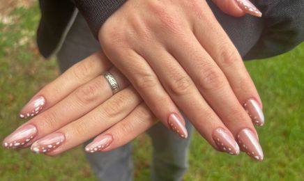 Zoé et ses ongles  : Manucure à Voiron