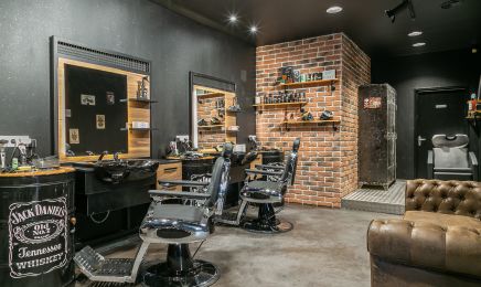  Les Fées Coiffées Beauté Bad boys : Coiffeur à Saint-Marcel-lès-Valence
