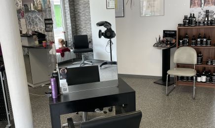 Salon Martina: Barbershop in Brakel