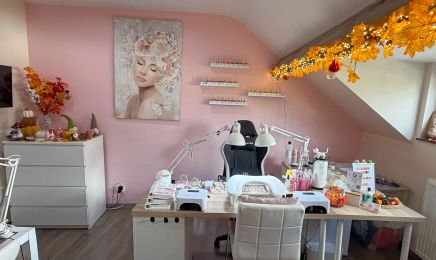 Divine By Sabrina : Manucure à Awans