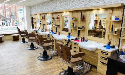 Kamm & Schere: Friseur in Stade