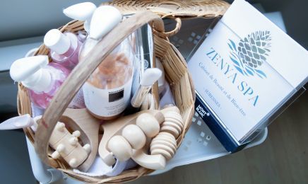Zenya SPA : Manucure à Suresnes