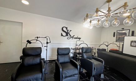 SK Academy & SK Lashes : Manucure à Vénissieux