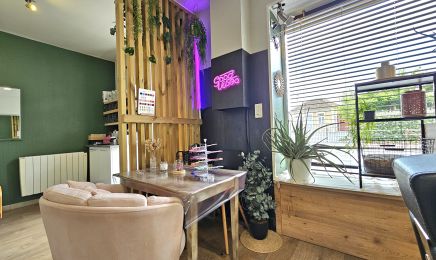 L’Instinct de Sarah  : Coiffeur à Tourriers