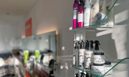 Schnittstelle Farbe I Volumen I Frisur: Kosmetikstudio in Kirchardt