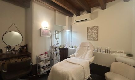 Les Bains de Marrakechi : Manucure à Sciez