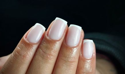 BROW BABE : Manucure à Bordeaux
