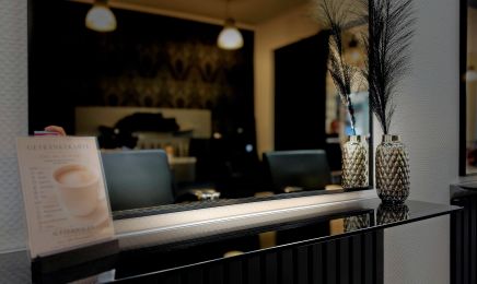 aufdermauer Friseur: Kosmetikstudio in Duisburg
