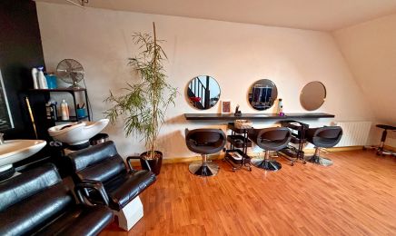 Backstage  : Coiffeur à Betton