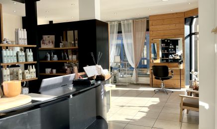 Les Secrets de Mynoé : Coiffeur à Ombrée d'Anjou