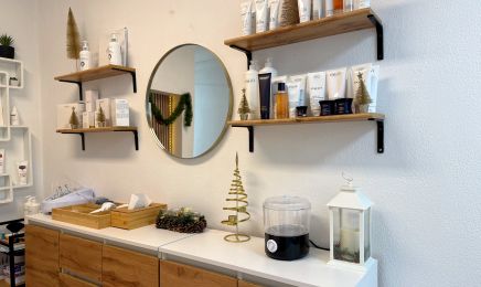 Univers Beauté Istres : Manucure à Istres