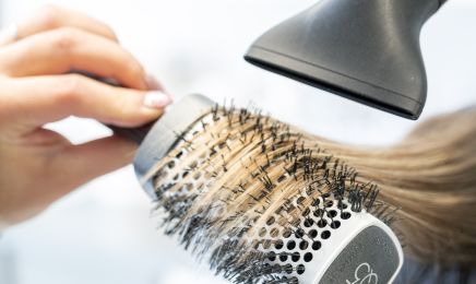 Au salon d'Elona : Barbier à Rouillac