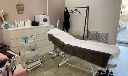 AM Beauty Institut De Beauté : Manucure à Hyères