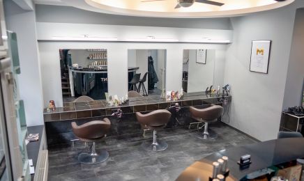 Different Hairstyle & Cosmetics Westend/Taunusanlage: Friseur in Frankfurt am Main