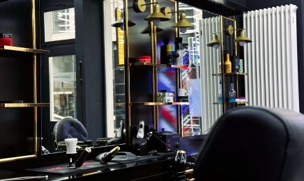 The Heavens Cut: Friseur in Dresden