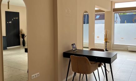 Sinem Aydin: Kosmetikstudio in Lauda-Königshofen