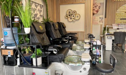Galaxy Nails: Kosmetikstudio in München