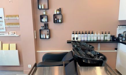 L et Vous coiffure esthetique ongle : Coiffeur à Jouy-en-Josas