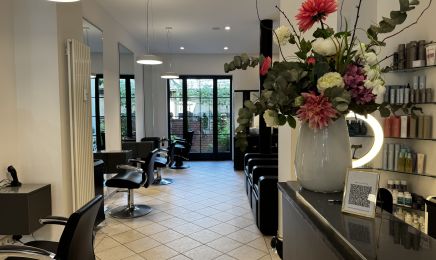 Henrietta Loewen Coiffure et Esthetique: Barbershop in Düsseldorf