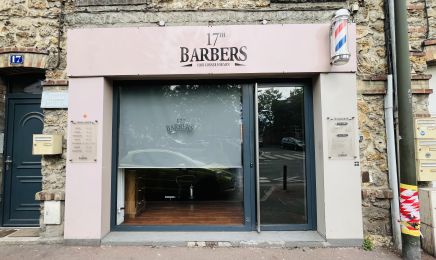 17th Barber : Barbier à Achères