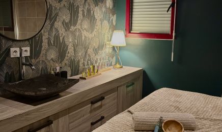 Yvalice | Salon de Beauté  : Manucure à Remouillé
