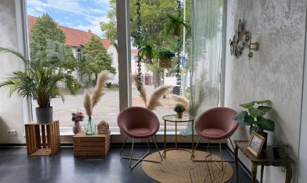 Hair Beauty Salon Aphrodite: Kosmetikstudio in Schwalbach