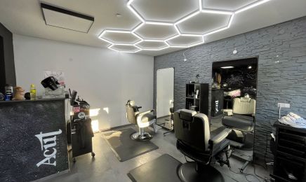 A Cut: Barbershop in Metzingen